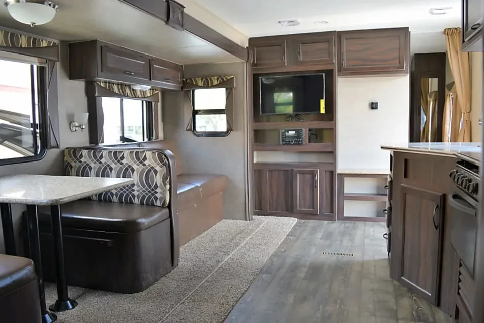 Rv Rentals Way Of Life's Super Value! Long term available. Panther 28DSBC Travel Trailer Bunkhouse PA1