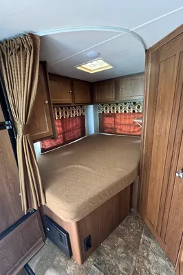 2017 Coachmen Leprechaun — 26ft Class C RV Rental (Sleeps 7)