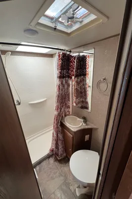 2017 Coachmen Leprechaun — 26ft Class C RV Rental (Sleeps 7)