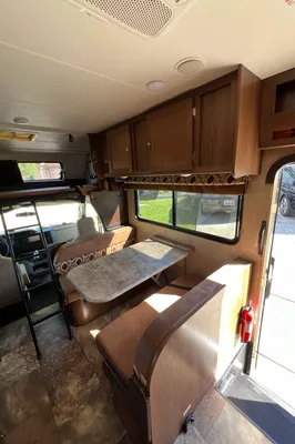 2017 Coachmen Leprechaun — 26ft Class C RV Rental (Sleeps 7)