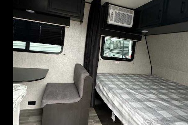 New Adventure's Jayco 2022 Jayco SLX 7 174BH Travel Trailer