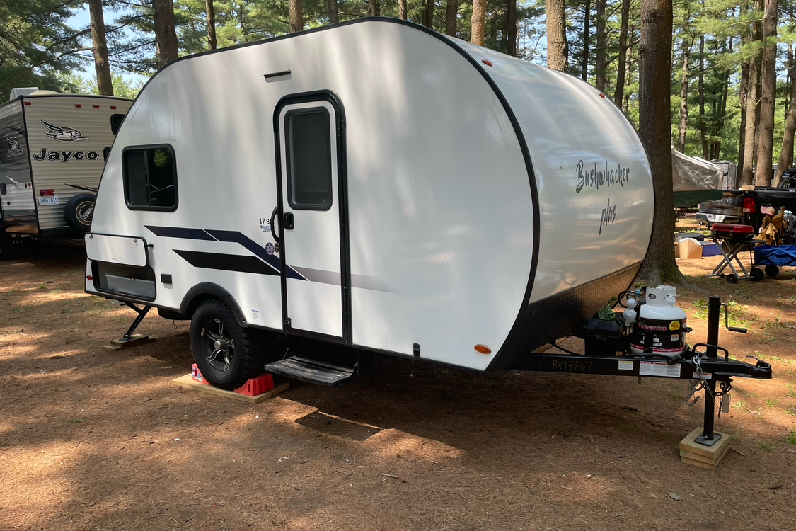Braxton Bushwacker 17BH Micro Trailer, Sleeps 4! 