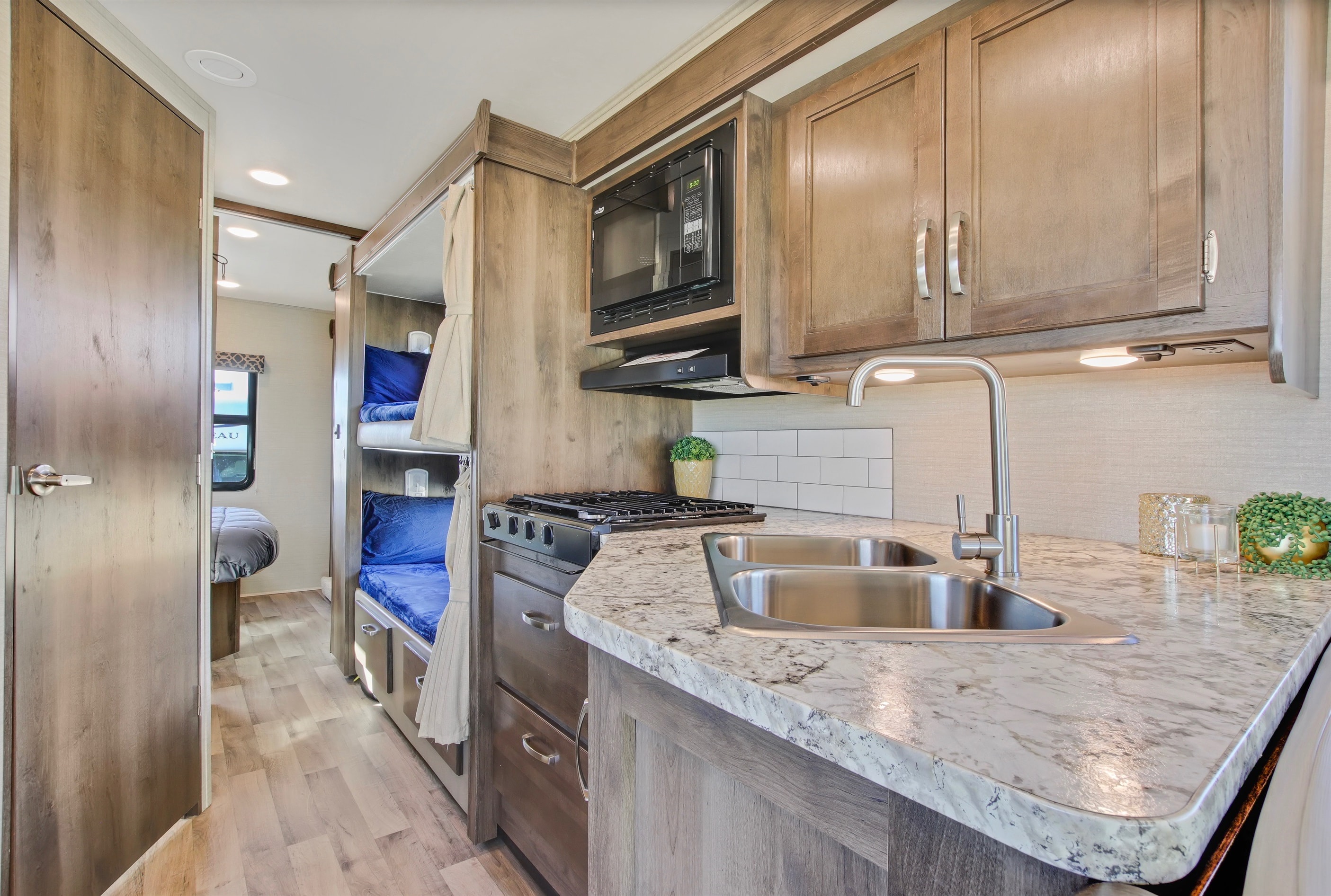 Lux Jayco Redhawk Class C- In Mint Condition
