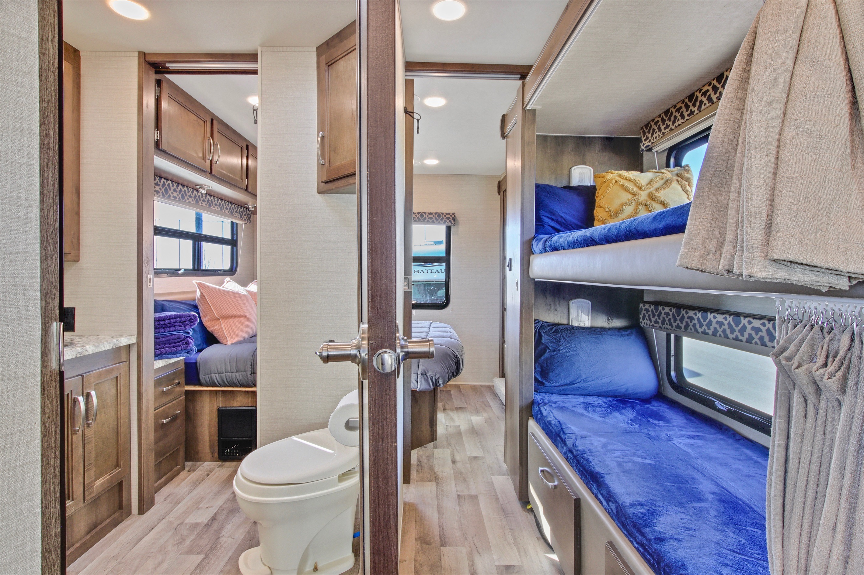 Lux Jayco Redhawk Class C- In Mint Condition