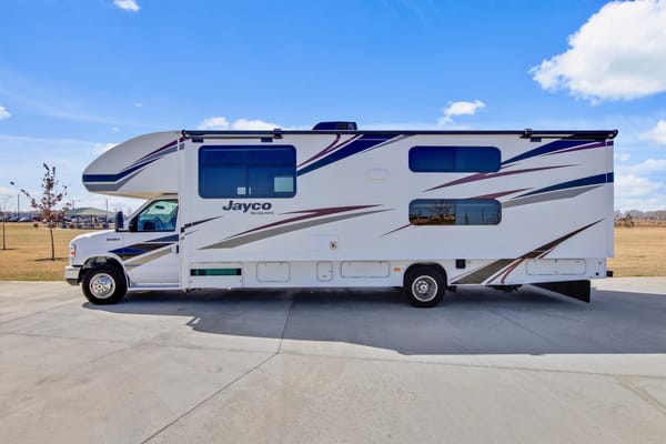 Lux Jayco Redhawk Class C- In Mint Condition
