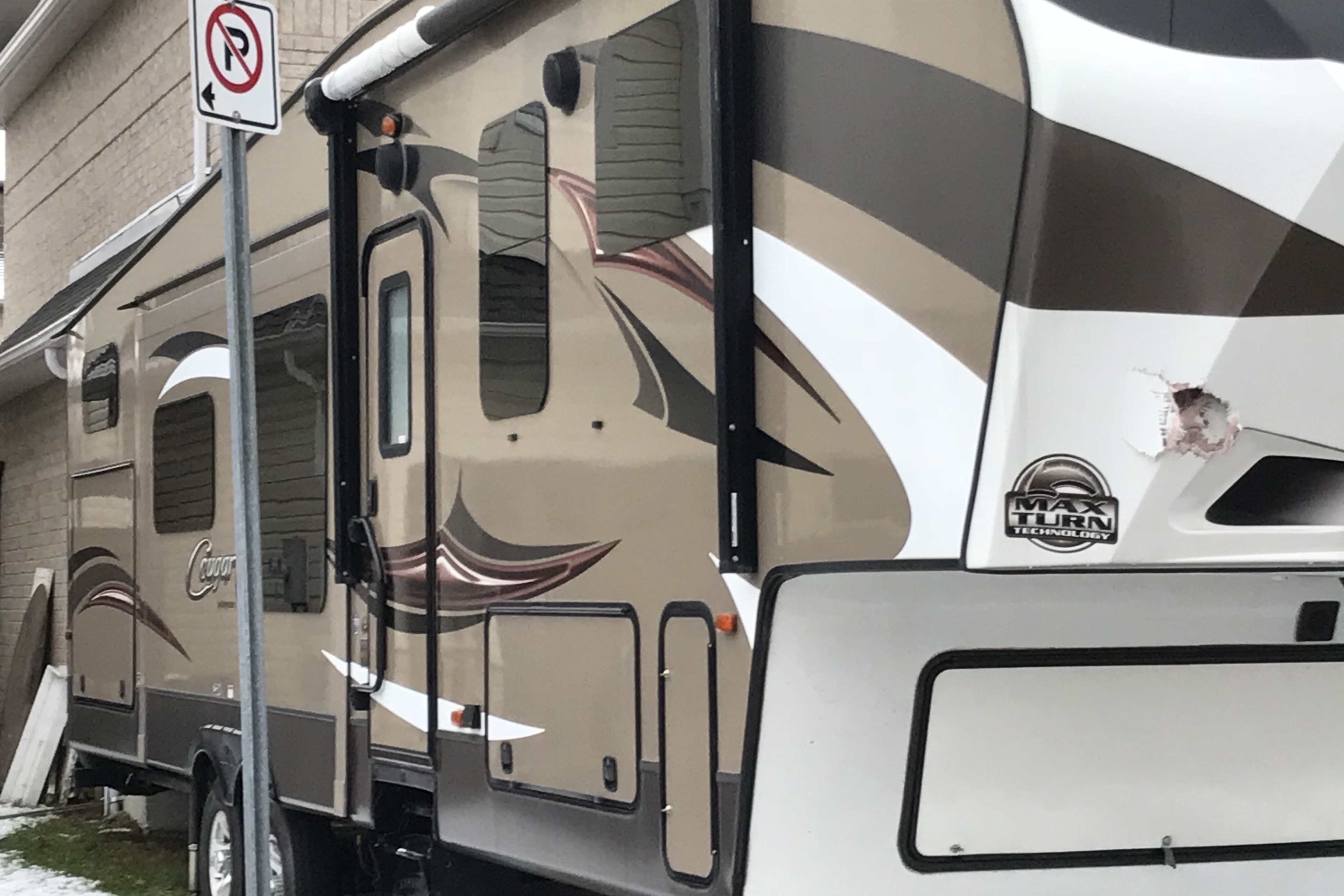 Wendy's Gulf Stream Couger Fifth Wheel