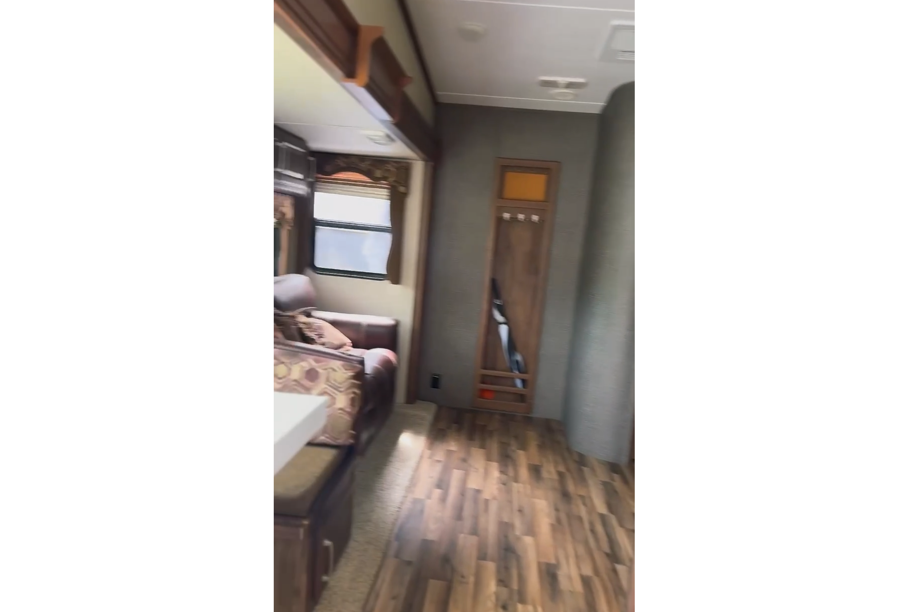 Wendy's Gulf Stream Couger Fifth Wheel