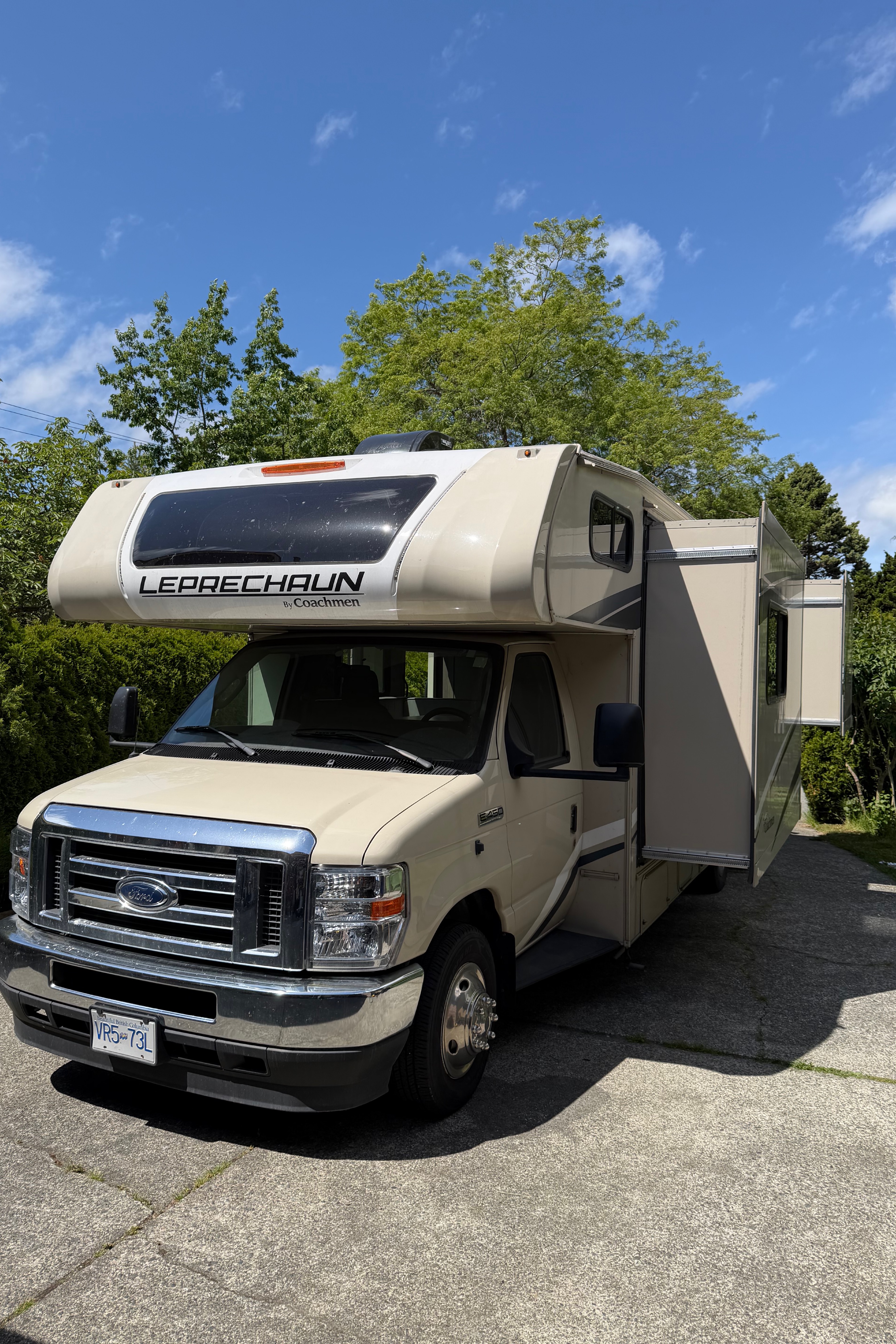 Jason’s Coachmen 260ds Class C
