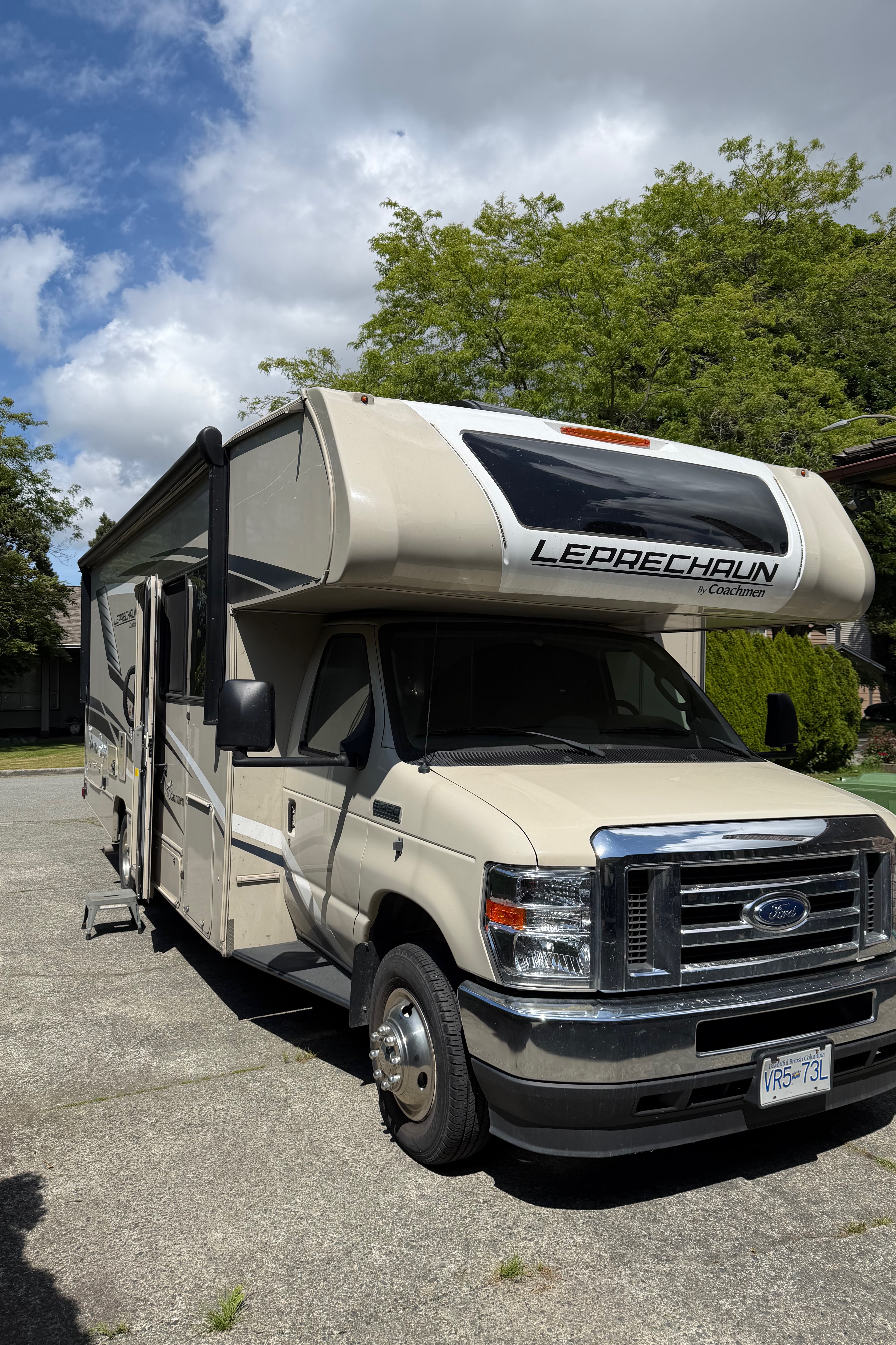Jason’s Coachmen 260ds Class C