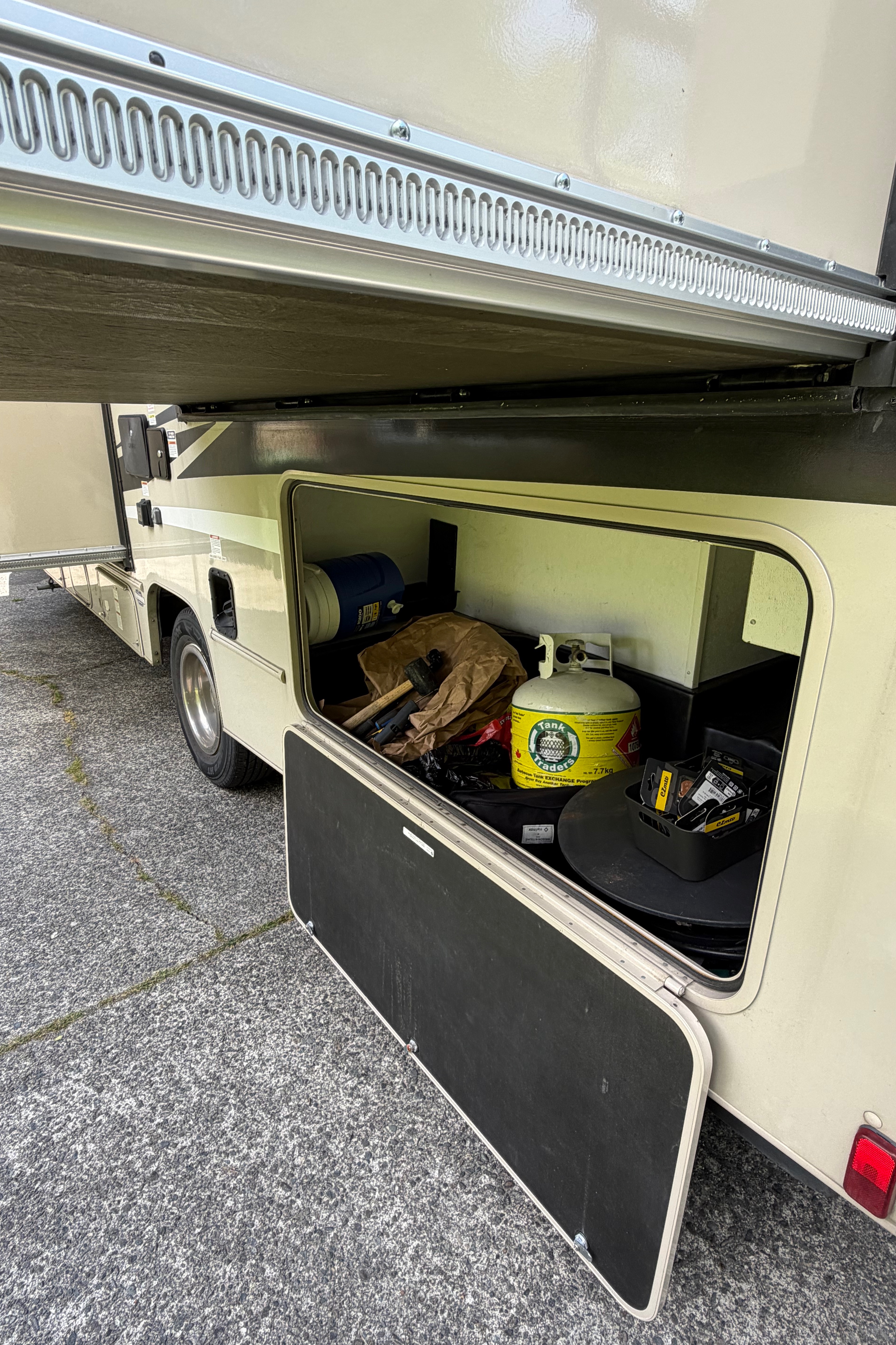 Jason’s Coachmen 260ds Class C