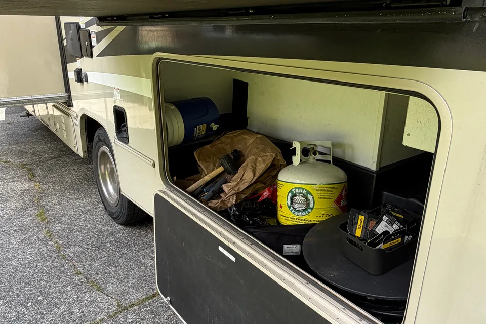 Jason’s Coachmen 260ds Class C