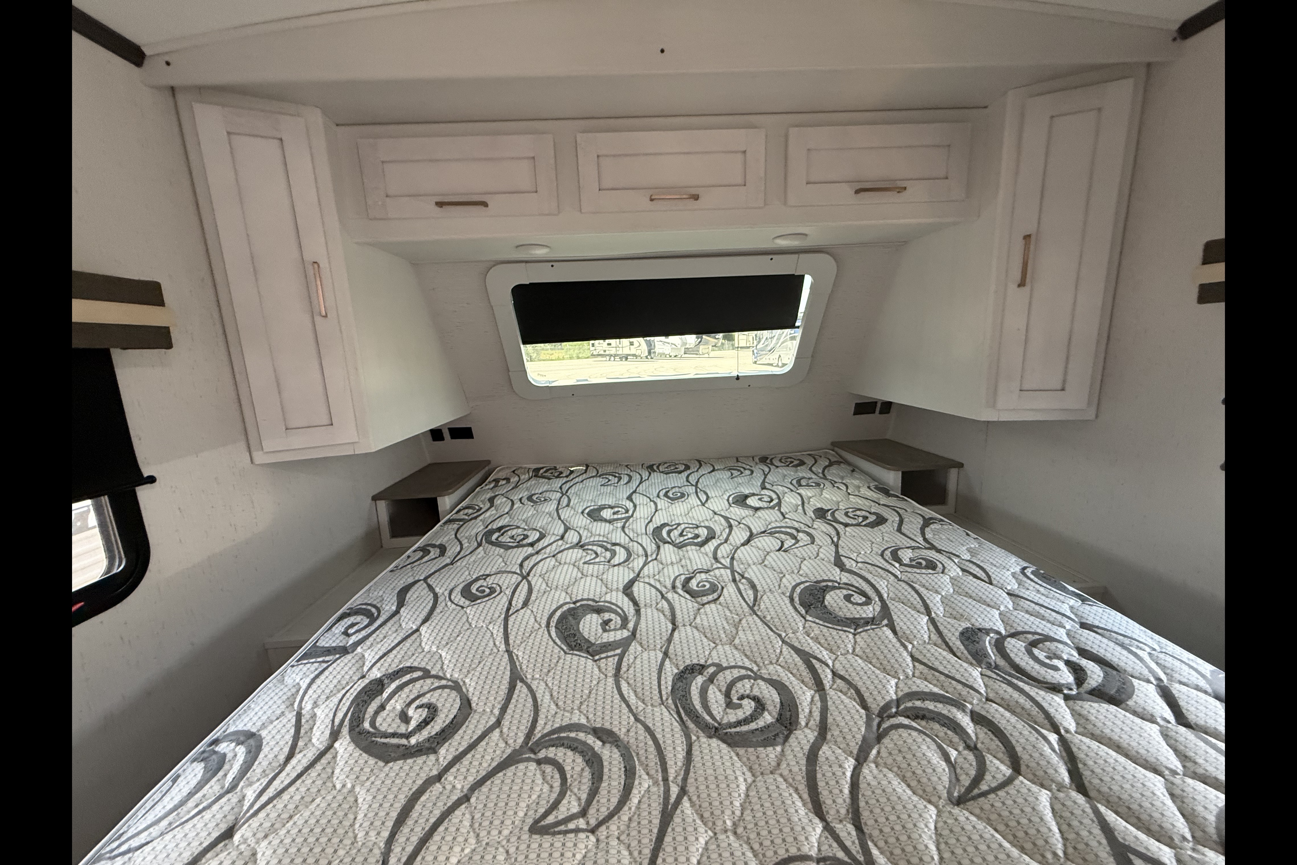 Barefoot Nation Rentals Astoria 2903BH Travel Trailer
