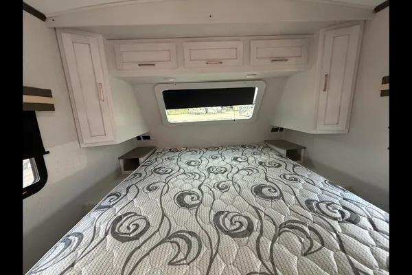 Barefoot Nation Rentals Astoria 2903BH Travel Trailer
