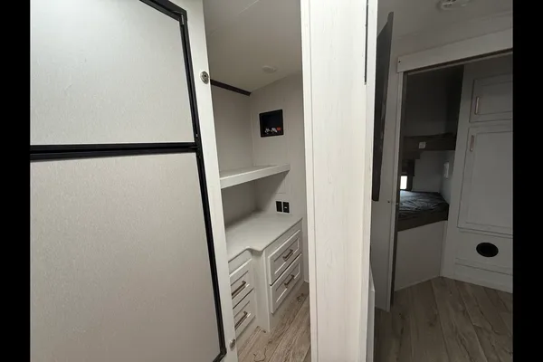 Barefoot Nation Rentals Astoria 2903BH Travel Trailer