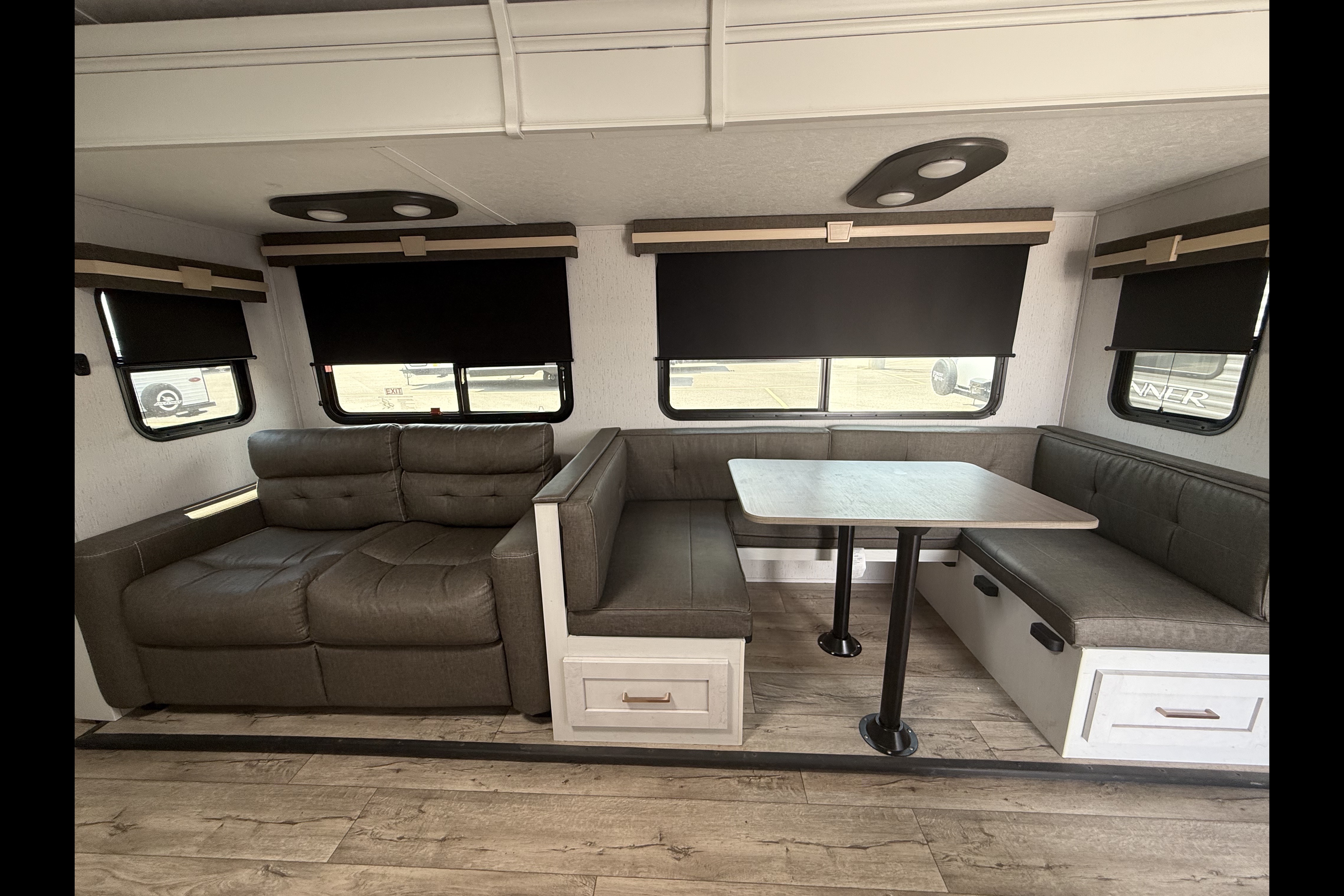 Barefoot Nation Rentals Astoria 2903BH Travel Trailer