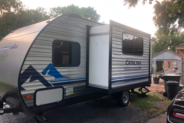 Reds Coachmen Catalina Summit Series 7 184BHS Travel Trailer