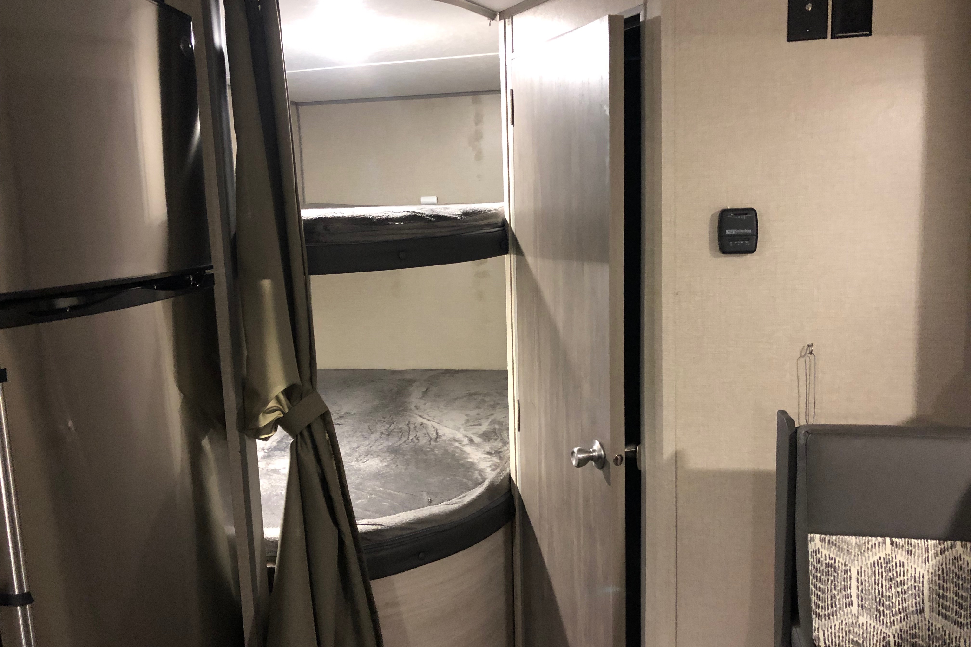 Reds Coachmen Catalina Summit Series 7 184BHS Travel Trailer