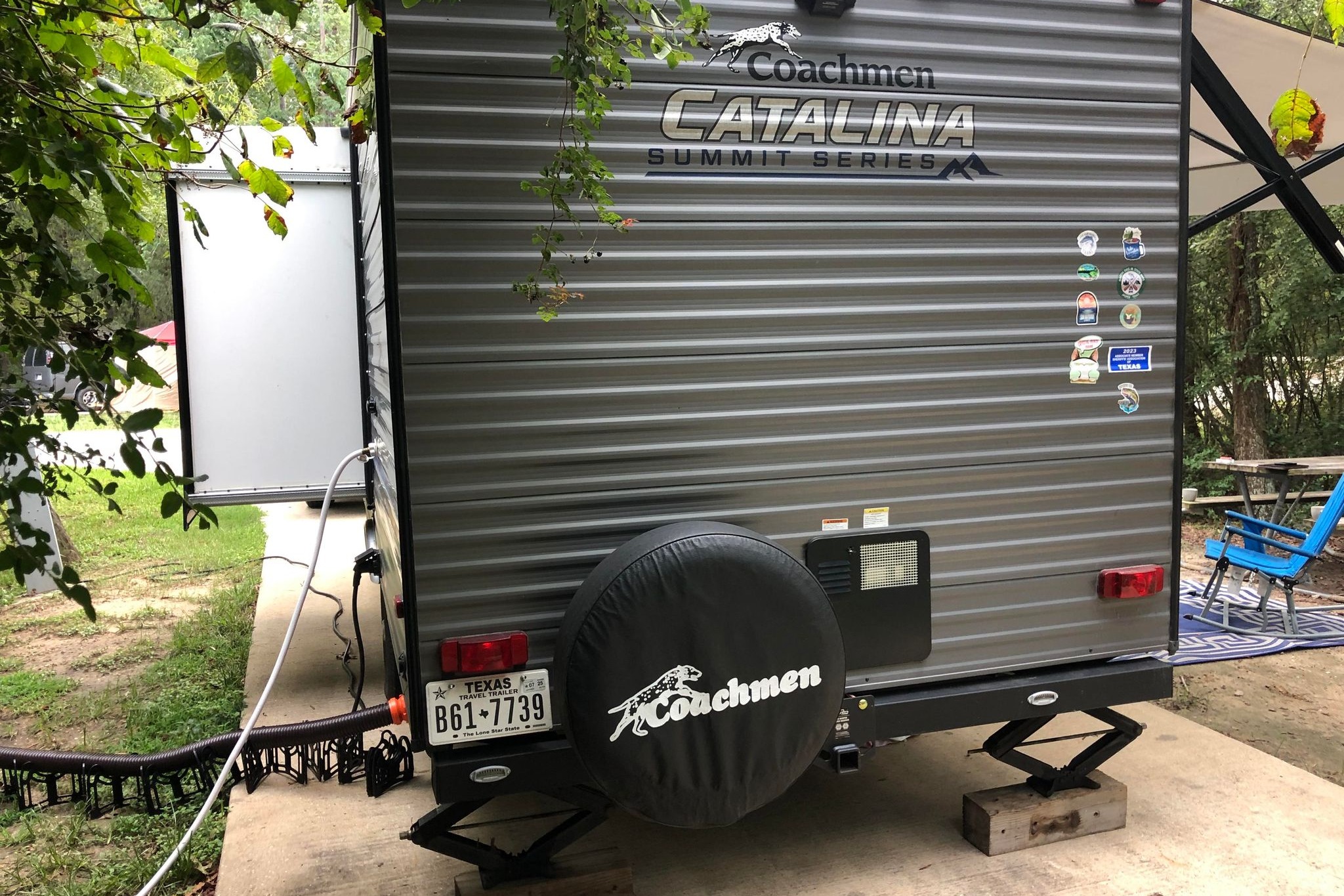 Reds Coachmen Catalina Summit Series 7 184BHS Travel Trailer