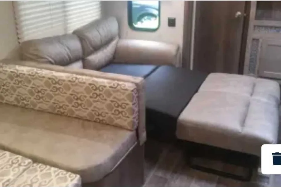  Puma Palomino 31bhss Travel Trailer