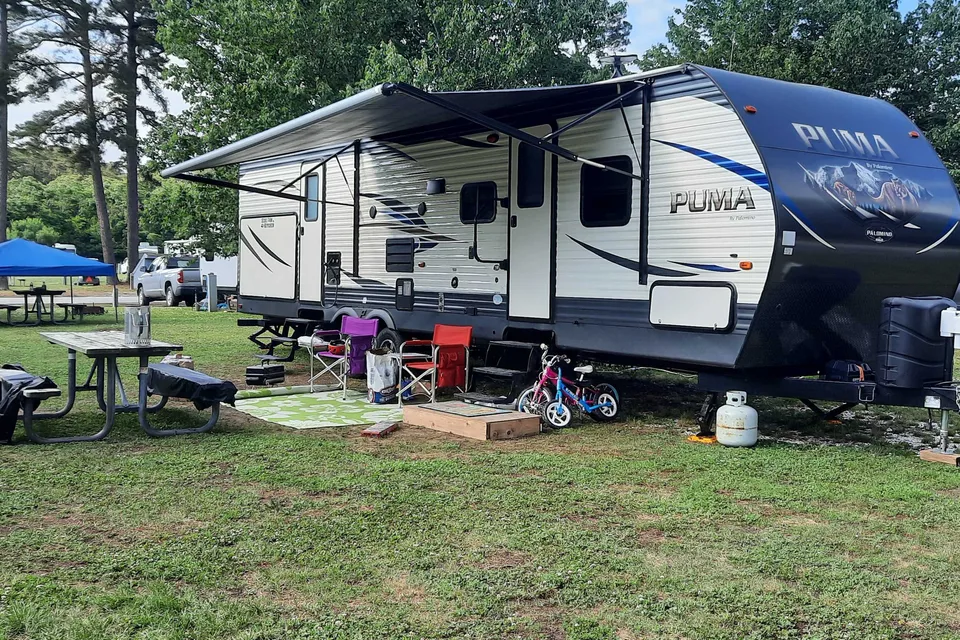  Puma Palomino 31bhss Travel Trailer