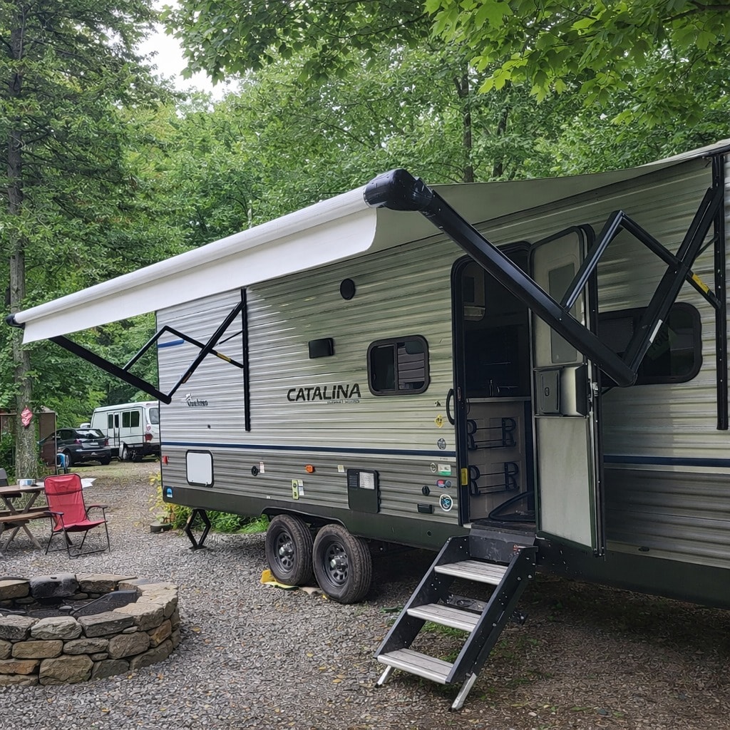 Monster Family Coachmen Catalina Summit Travel Trailer