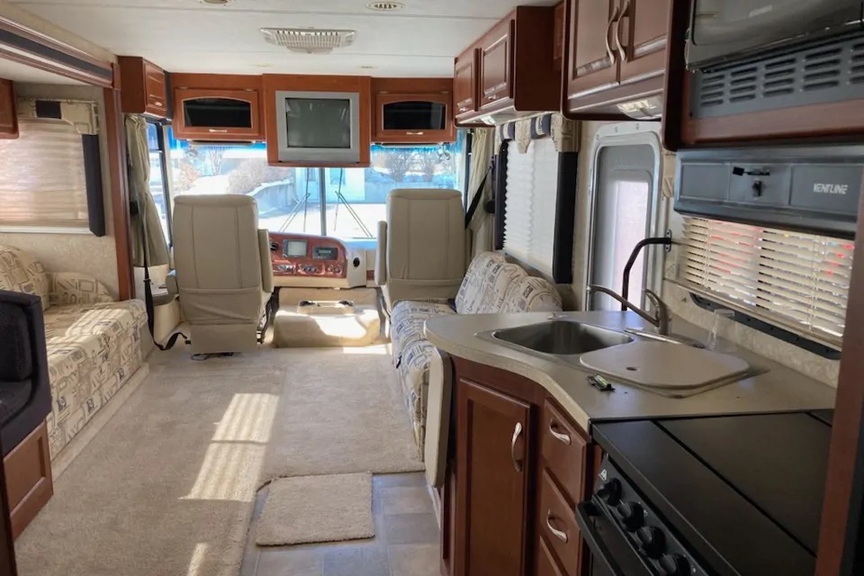 Jim's Thor Motor Coach Hurricane  Class A