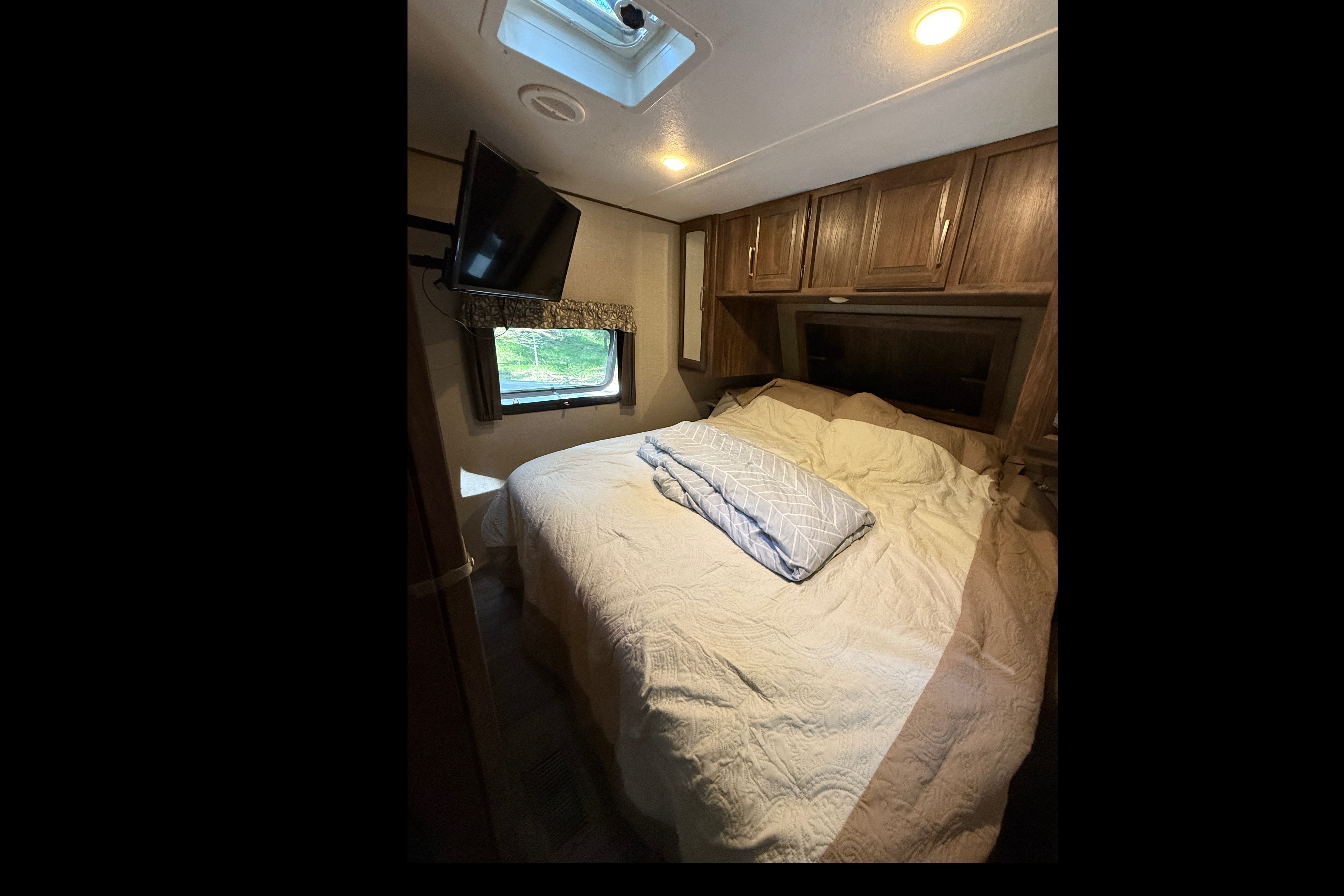 Brandon's Keystone Cougar Travel Trailer