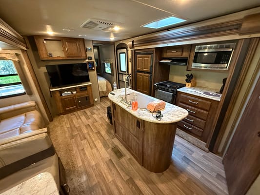 Brandon's Keystone Cougar Travel Trailer