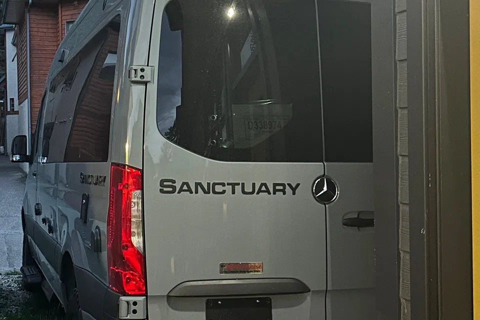 Yiwen's Thor Motor Coach Sanctuary 19A Class B