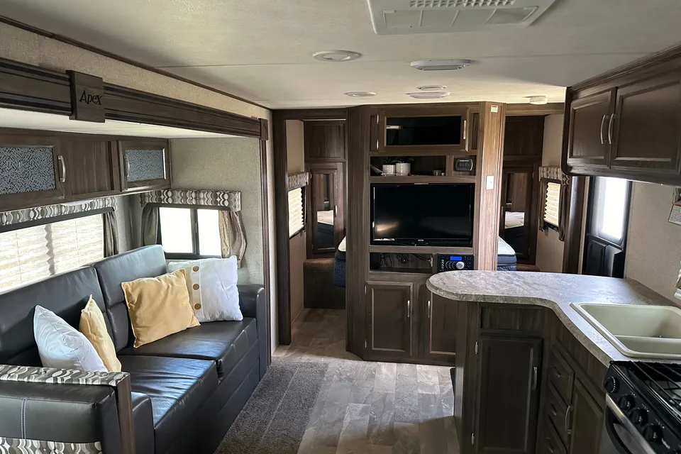 Coachmen Apex Ultra Lite 27.5 BHS Travel Trailer