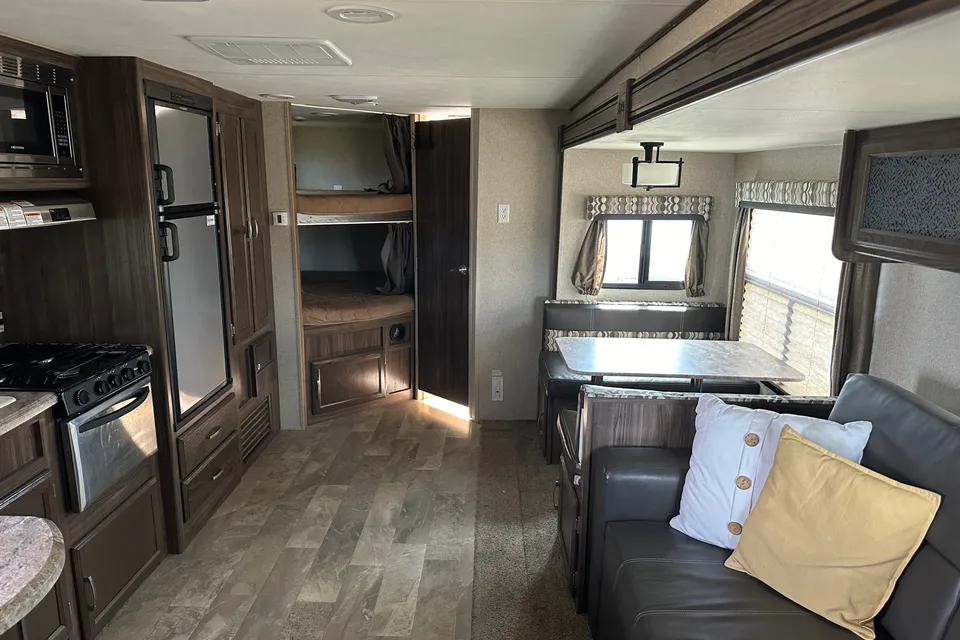 Coachmen Apex Ultra Lite 27.5 BHS Travel Trailer