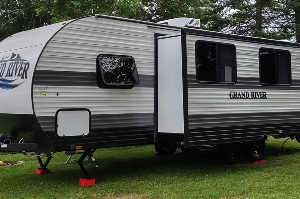 Bryan & Karen's Grand River 27BHS Travel Trailer