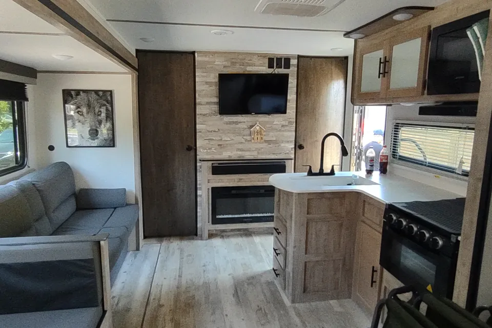 Bryan & Karen's Grand River 27BHS Travel Trailer
