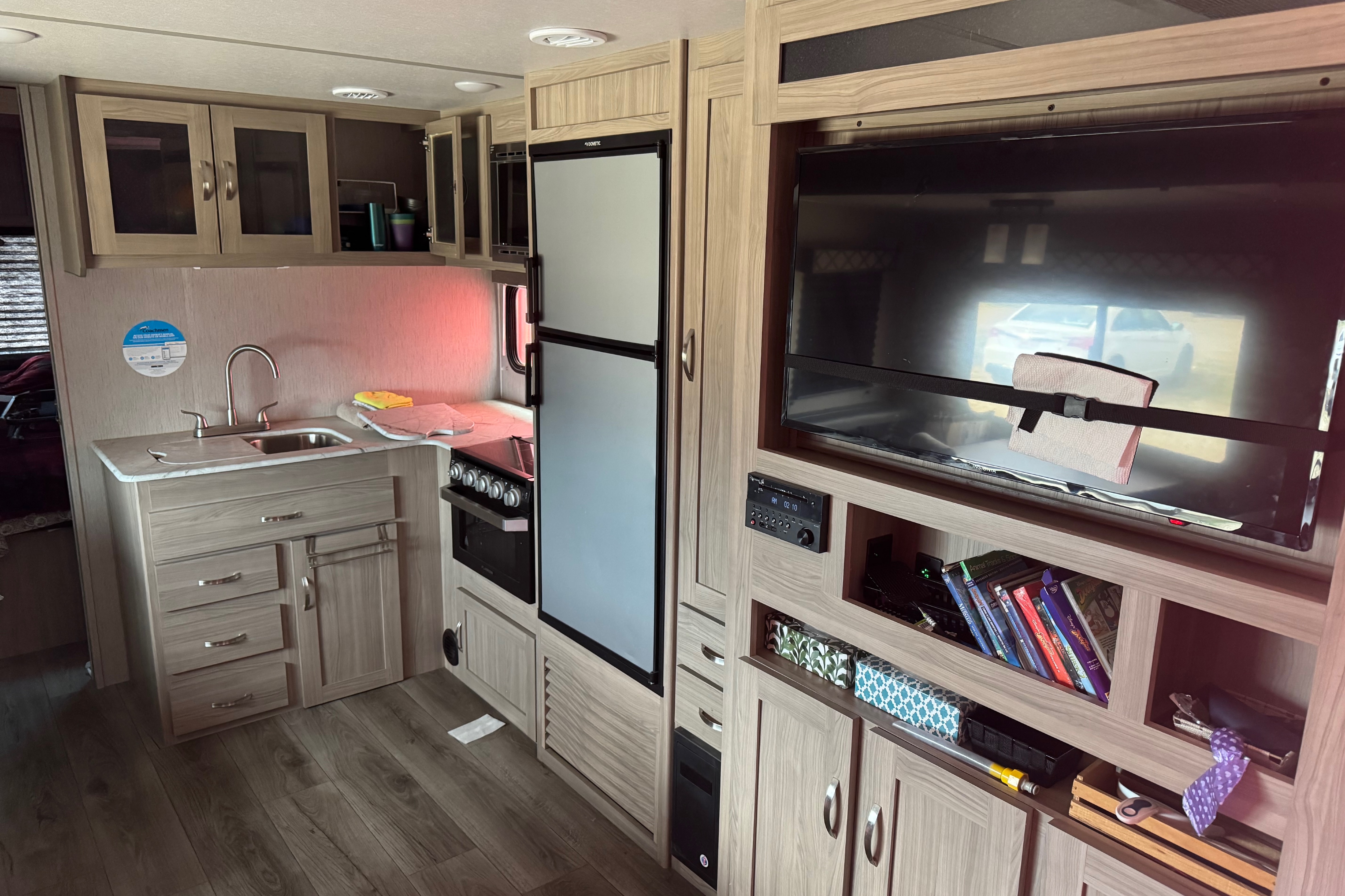Jon’s Coachmen Freedom express Travel Trailer