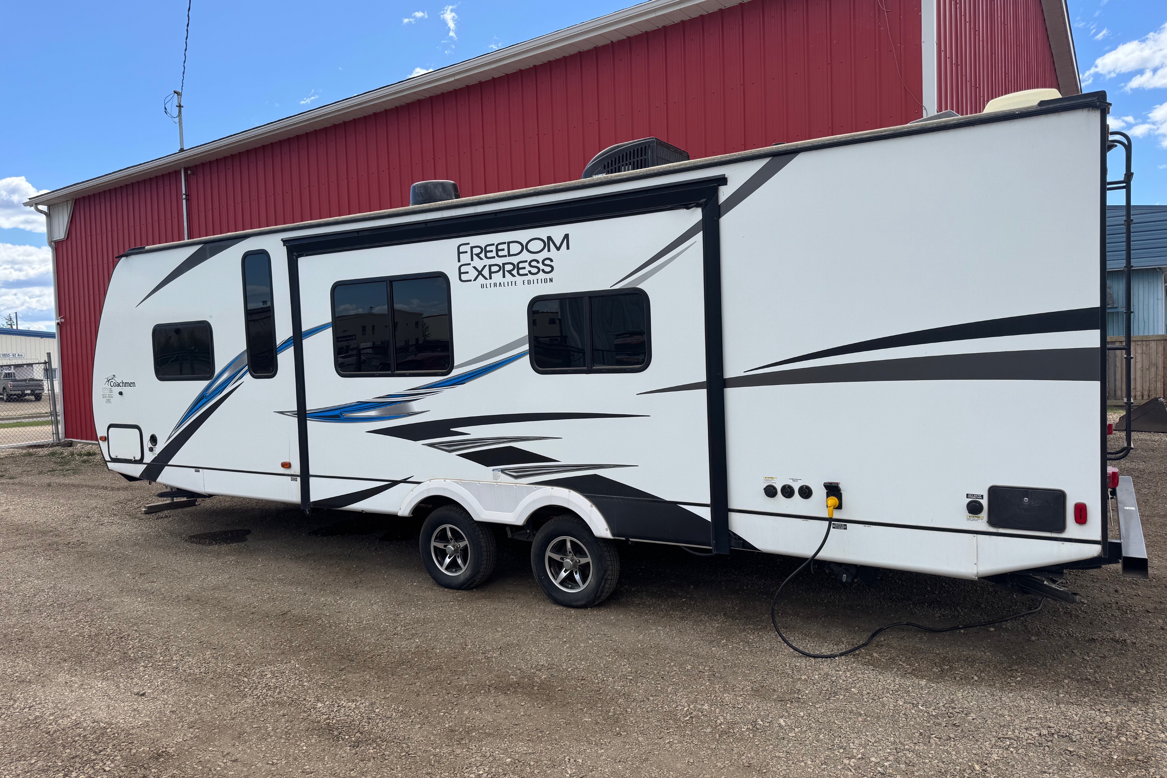 Jon’s Coachmen Freedom express Travel Trailer