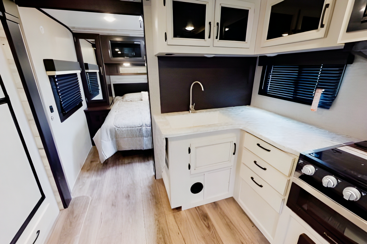 Grant&Marz  Jayco 24BH