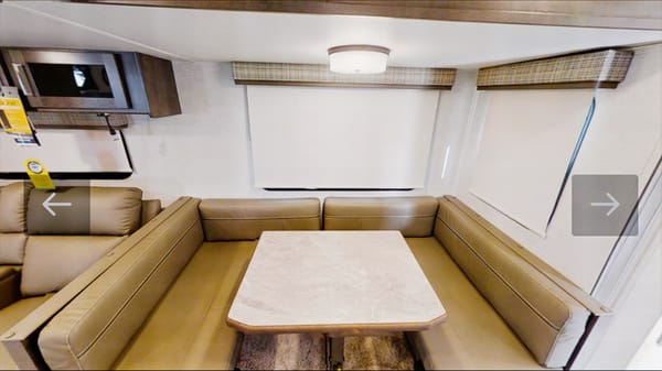 Manno's Flagstaff Super lite 27bhws Travel Trailer