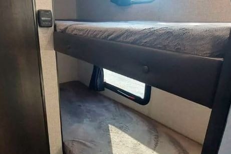 Kevin's Jayco – 3,500 lbs, Slide-Out, Easy Tow for Trucks & Some SUVs, Sleeps 6!