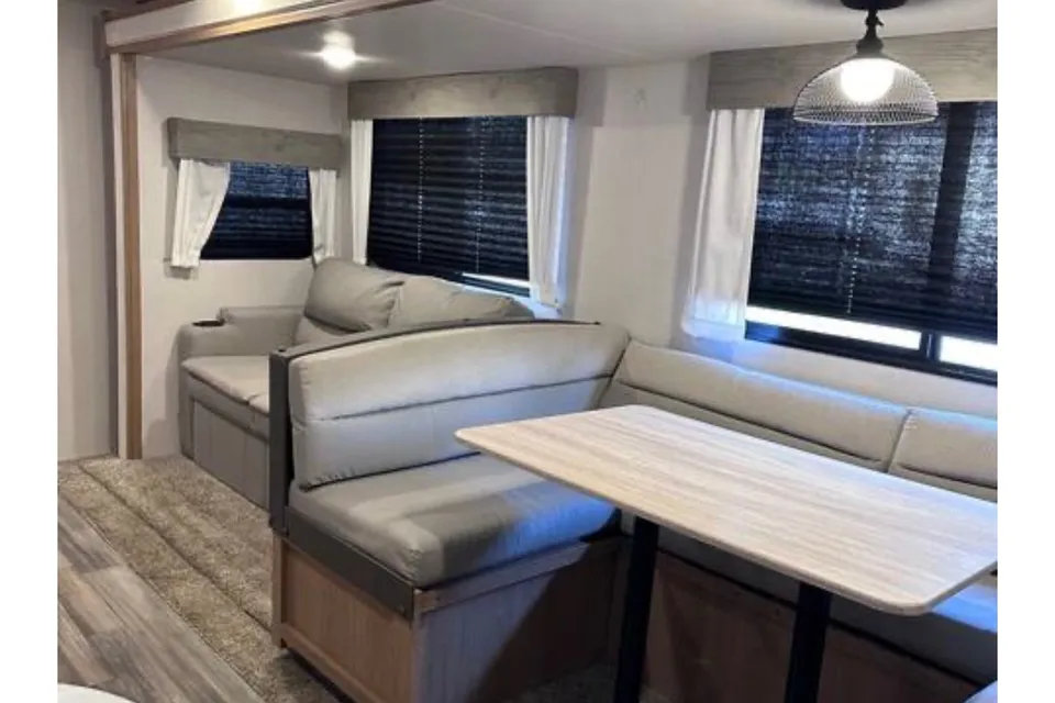 “The Relaxer”Prime Time avenger Travel Trailer