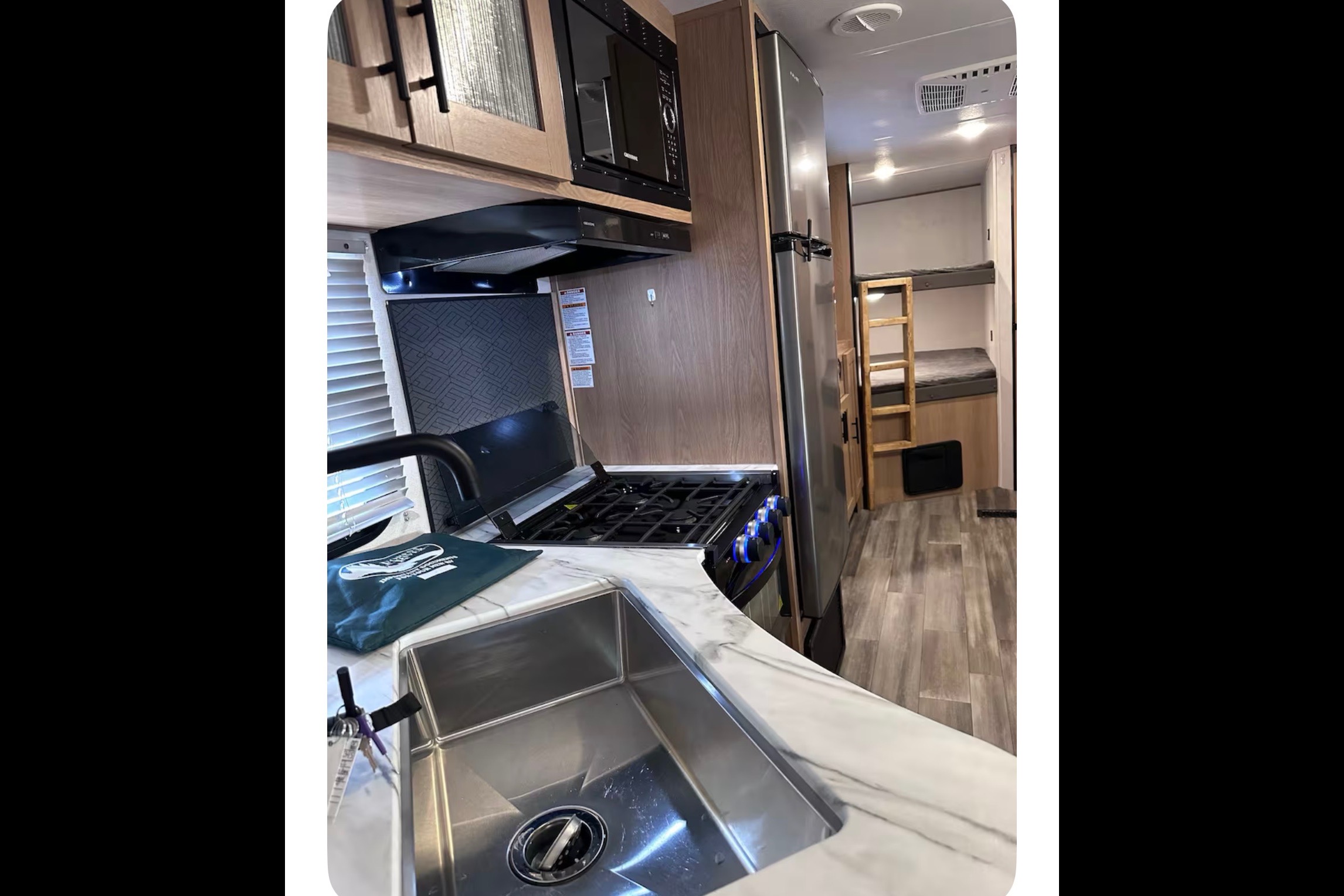 “The Relaxer”Prime Time avenger Travel Trailer