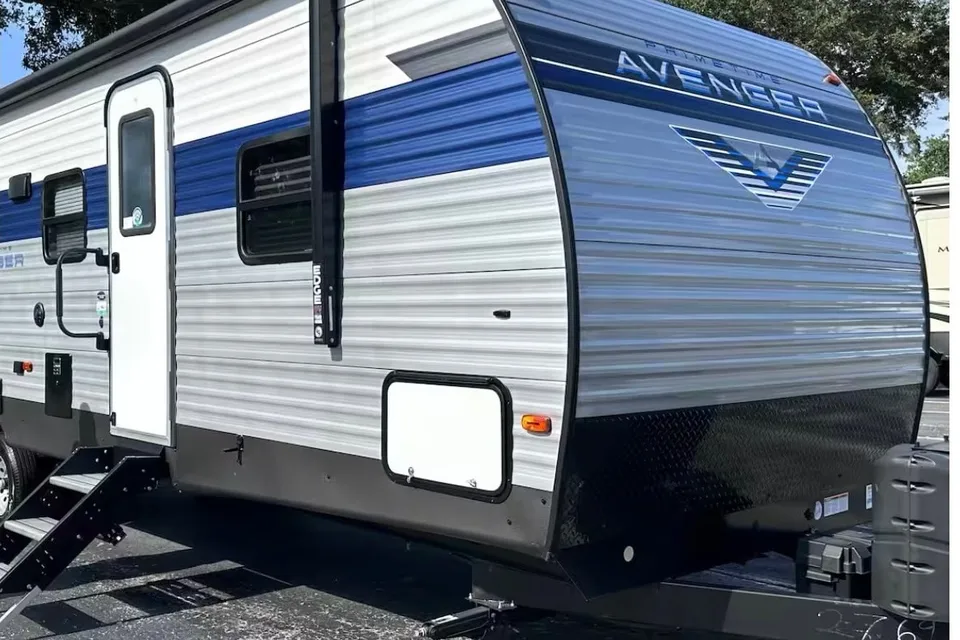 “The Relaxer”Prime Time avenger Travel Trailer