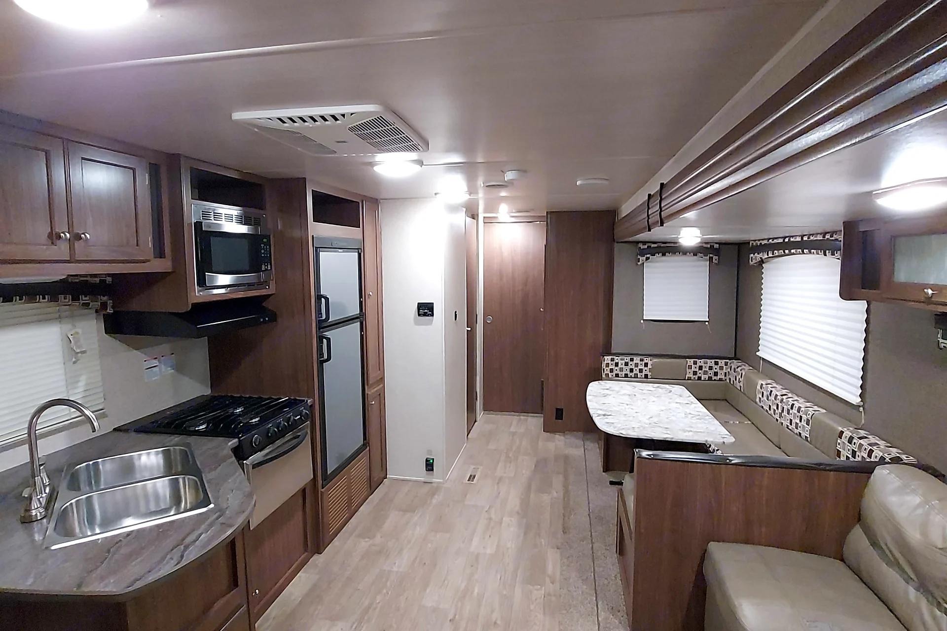 Heartland Prowler Lynx 35' 31LX Bunkhouse