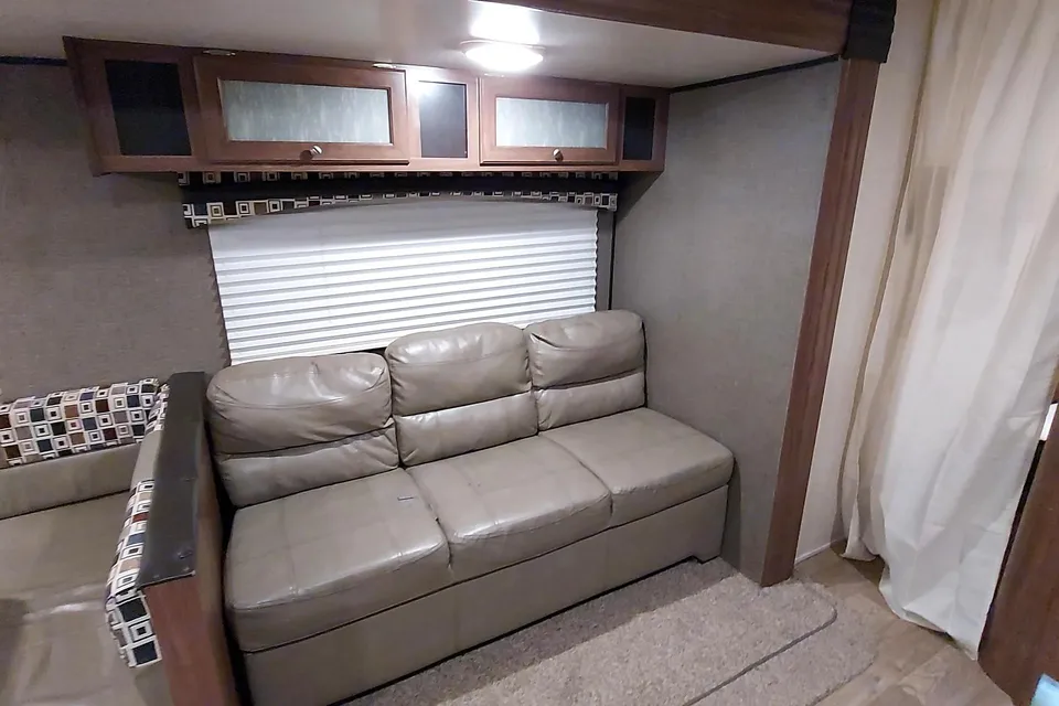 Heartland Prowler Lynx 35' 31LX Bunkhouse
