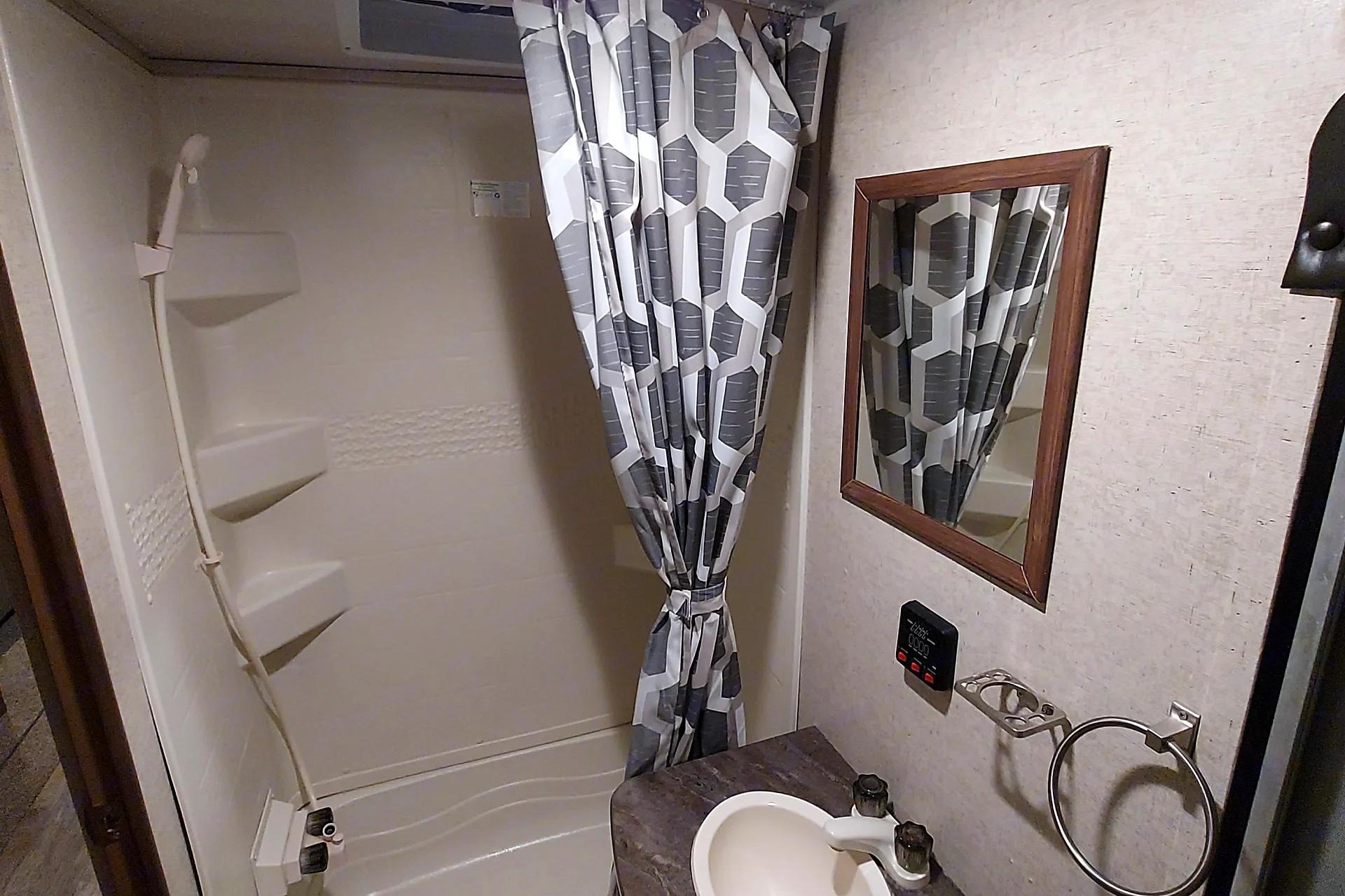 Heartland Prowler Lynx 35' 31LX Bunkhouse