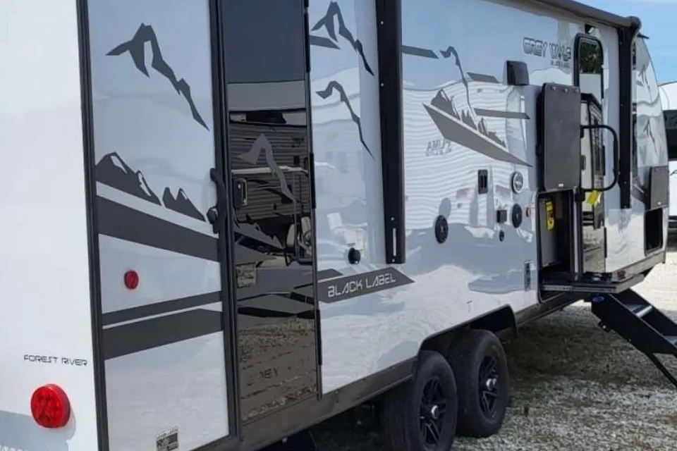 Yousra's Forest River Grey wolf 26DBH Travel Trailer