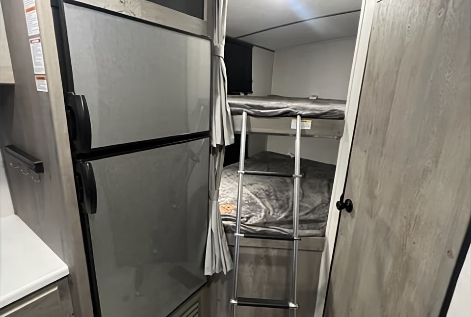Twin's Keystone springdale  Travel Trailer