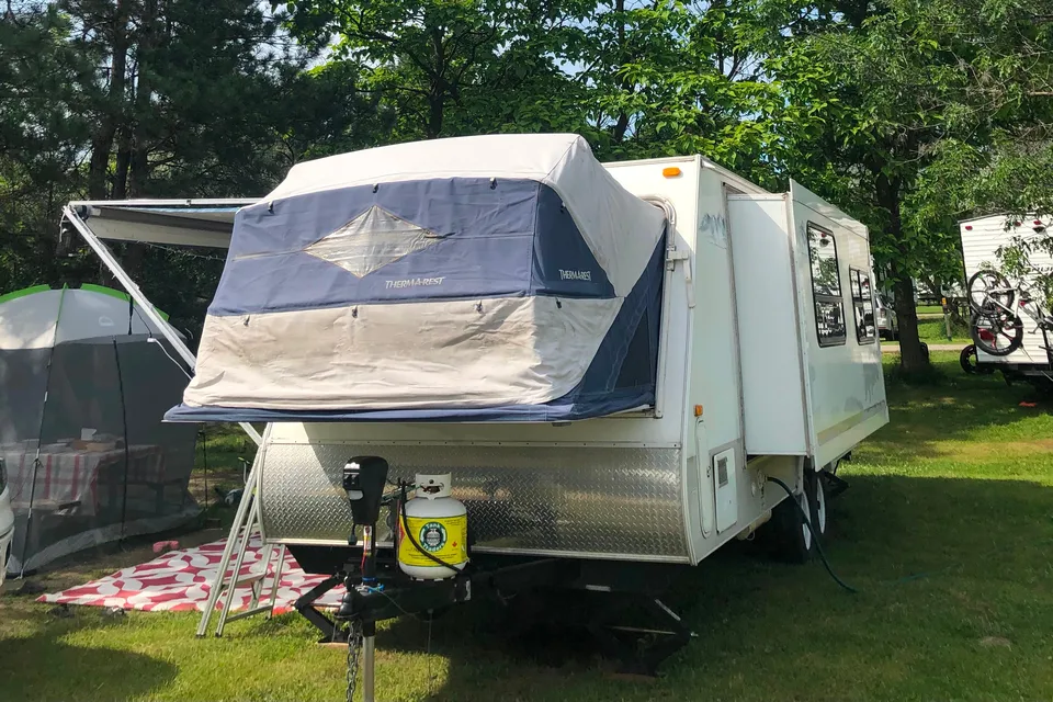 Dutchmen Kodiak 214 family Trailer