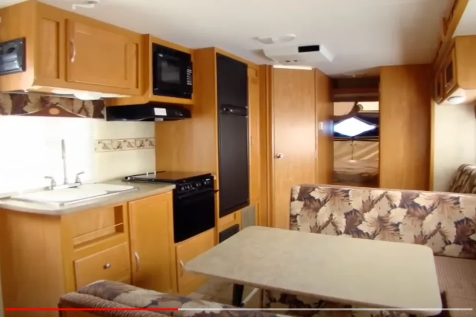 Dutchmen Kodiak 214 family Trailer