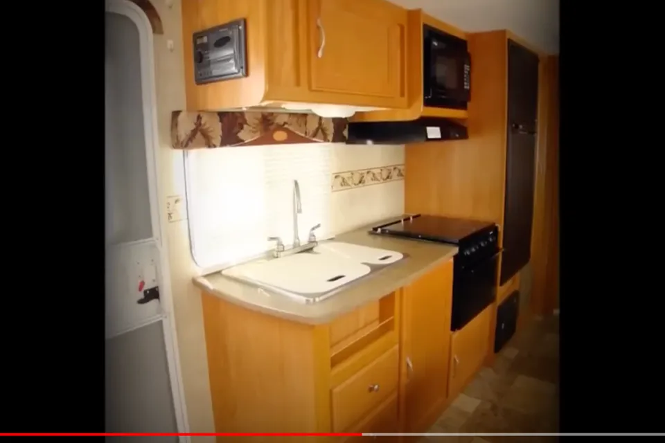 Dutchmen Kodiak 214 family Trailer