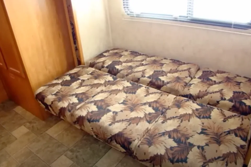 Dutchmen Kodiak 214 family Trailer